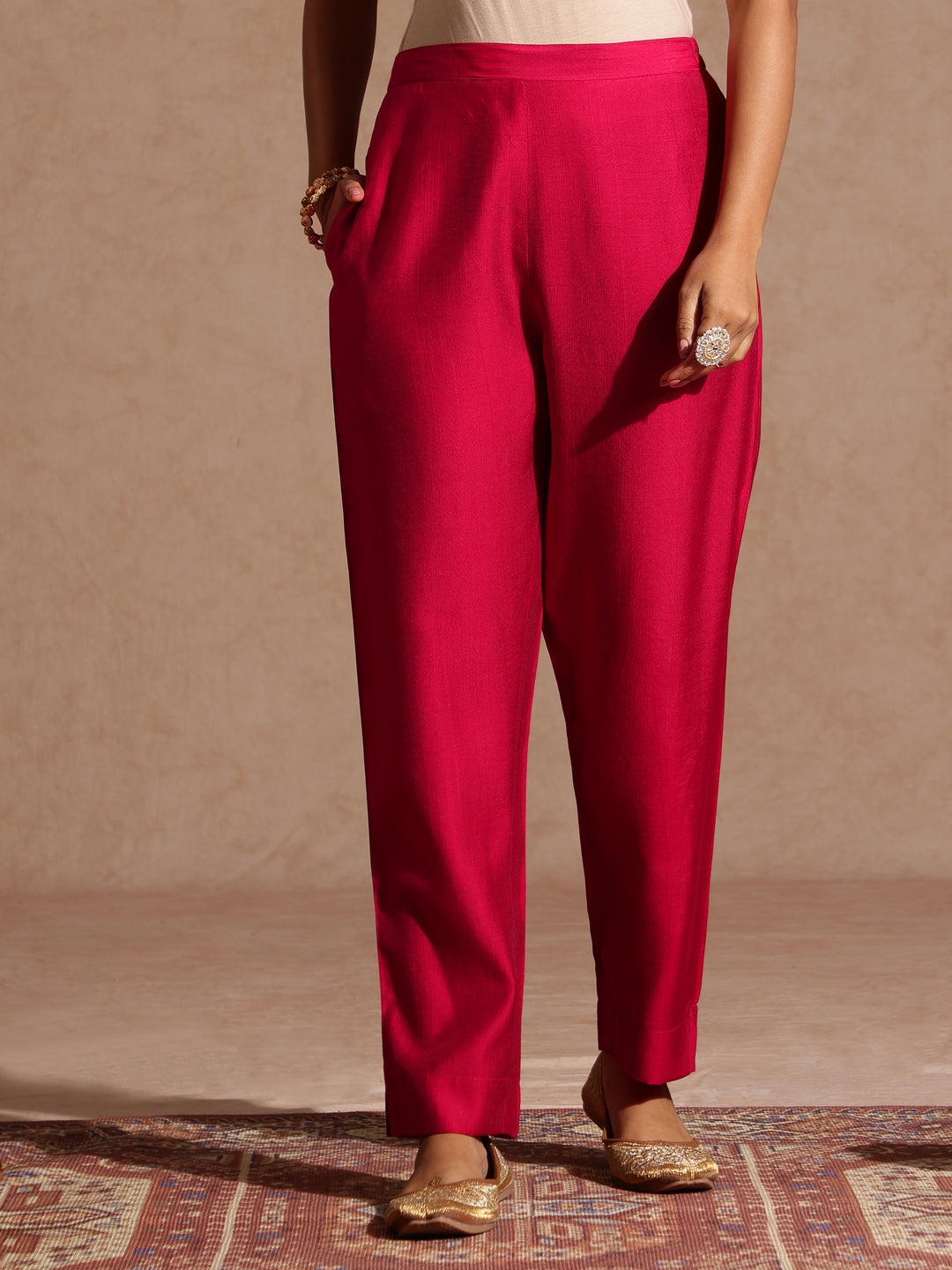 Janasya Women's Pink Silk Blend Zari Yoke Embroidered Straight Kurta Set