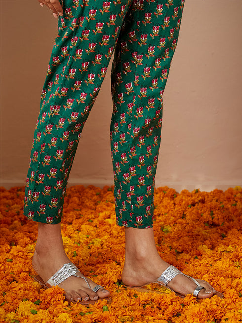 Janasya Women's Green Pure Cotton Floral Printed Yoke Design Anarkali Kurta Set