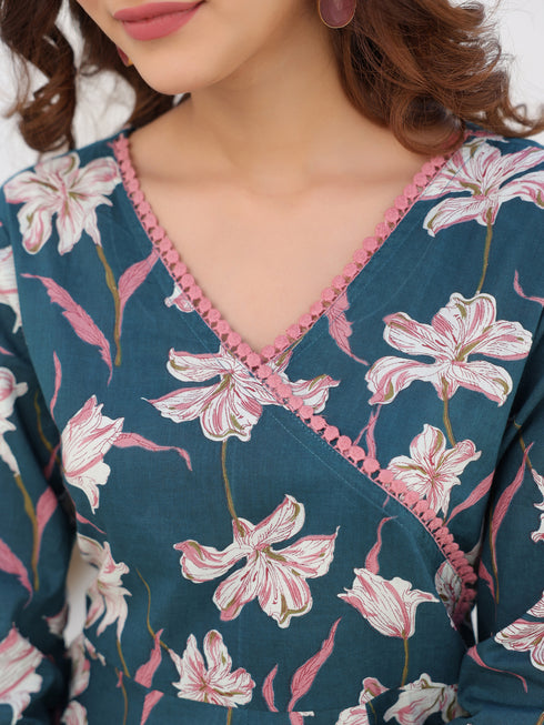 Janasya Women's Teal Blue Pure Cotton Floral Printted A-line Kurta Pant Set