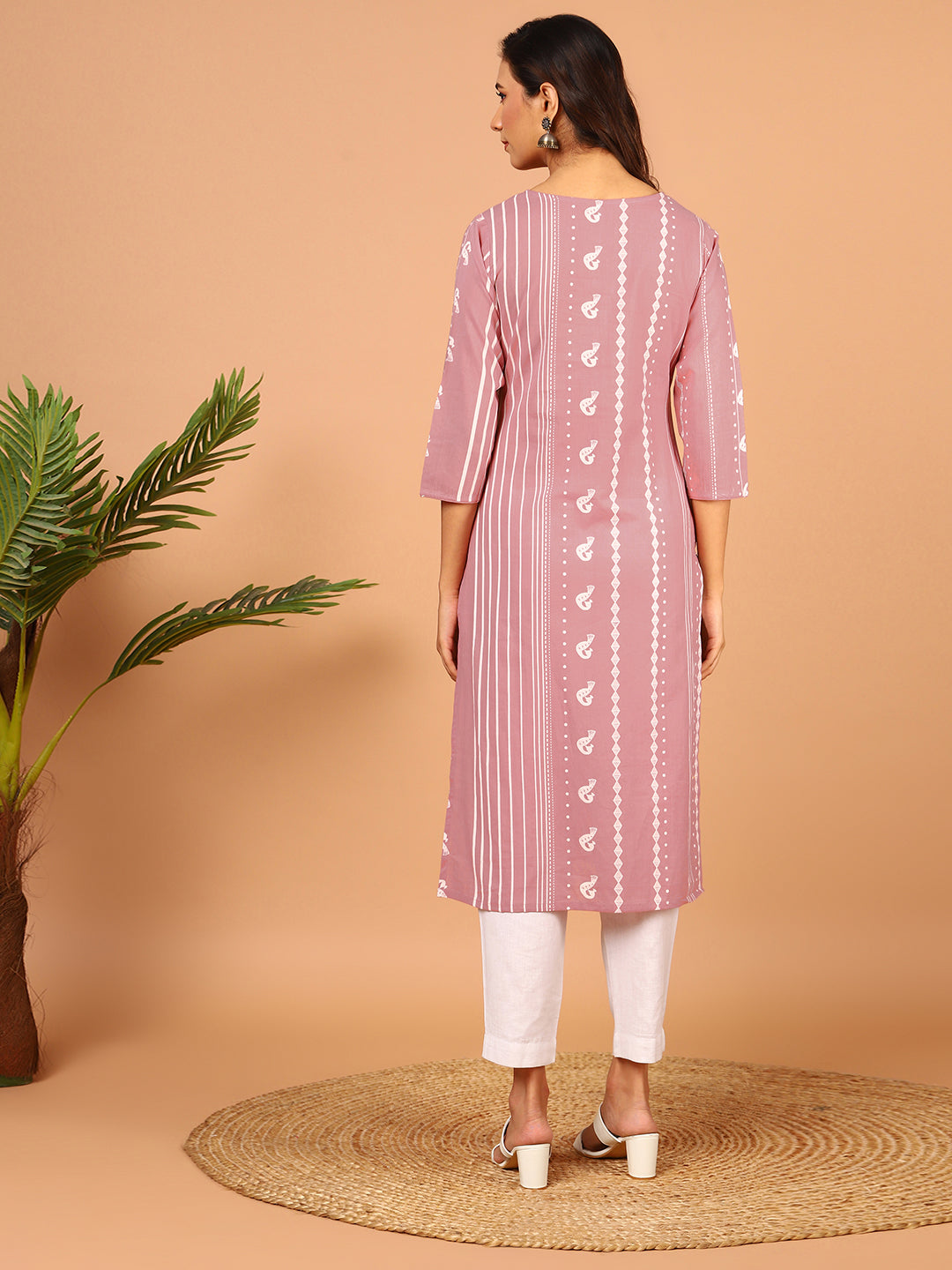 Pastel Pink Cotton Animal Print Straight Kurta Janasya