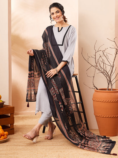 Janasya Women's Grey Rayon Solid Straight Kurta Set