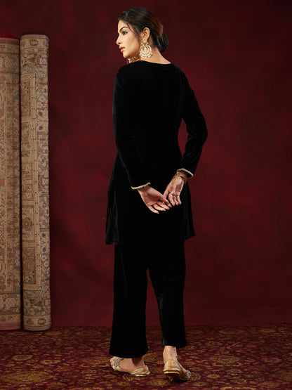 Janasya Women's Black Velvet Zari Yoke Embroidered Straight Co-ord Set