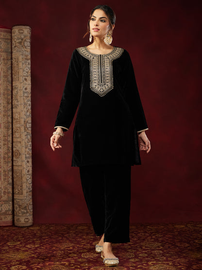 Janasya Women's Black Velvet Zari Yoke Embroidered Straight Co-ord Set