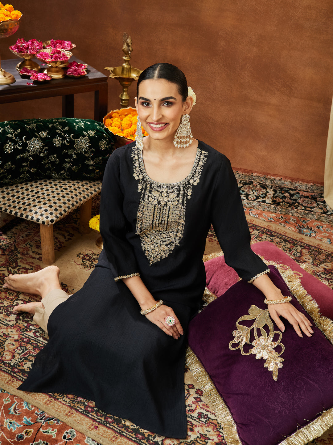 Janasya Women's Black Silk Blend Zari Yoke Embroidered Straight Kurta