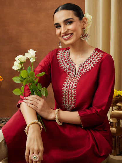 Janasya Women's Maroon Chanderi Silk Zari Yoke Embroidered Straight Kurta
