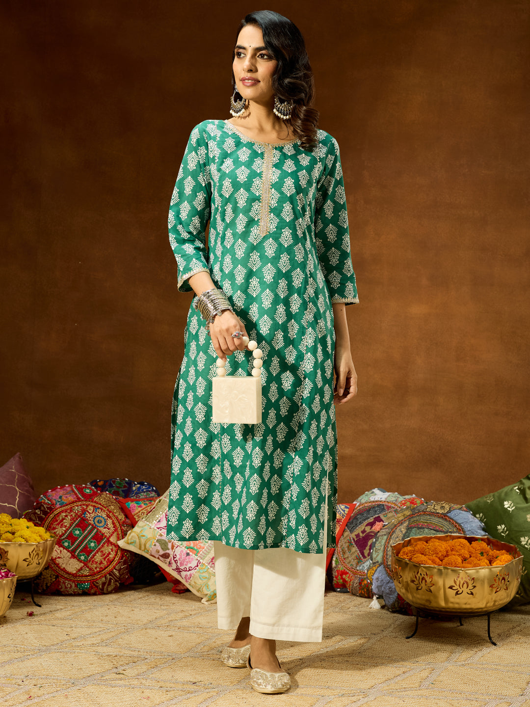 Janasya Women's Green Pure Cotton Ethnic Motifs Printed Straight Kurta