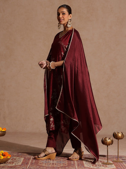 Janasya Women's Maroon Silk Blend Gold Printed Straight Kurta Set