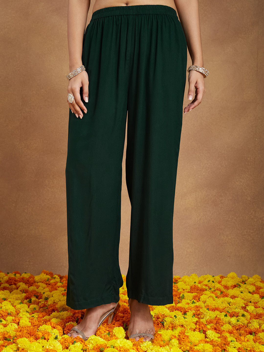 Janasya Women's Dark Green Rayon Embellished Foil Printed Straight Kurta Set