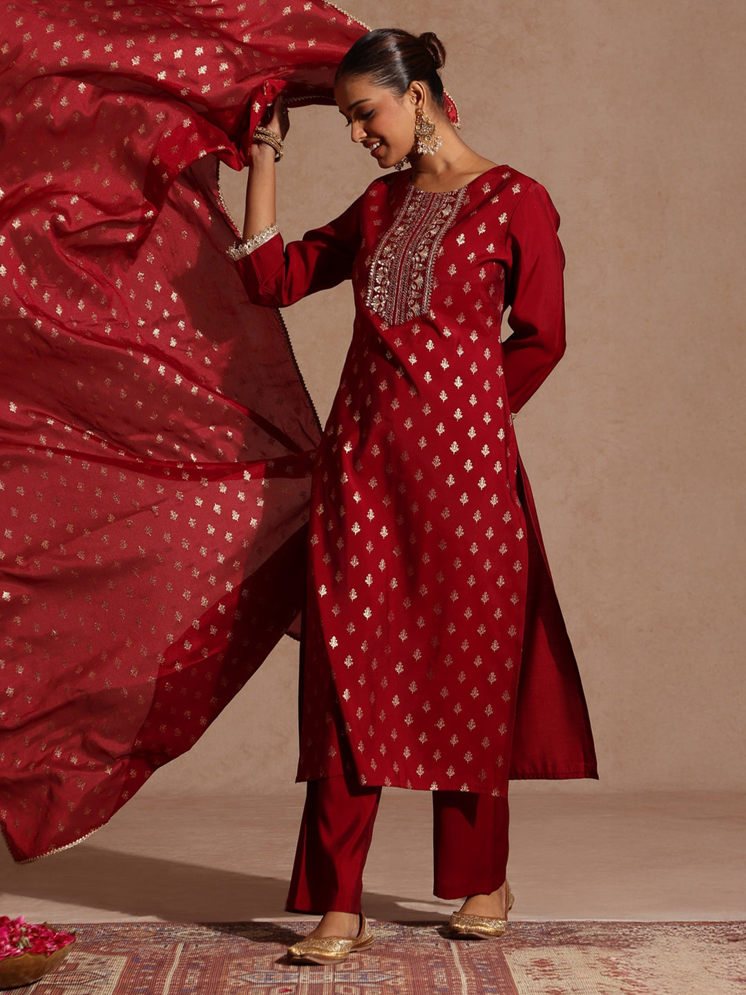 Janasya Women's Maroon Chanderi Silk Zari Yoke Embroiderde Gold Printed Kurta Set