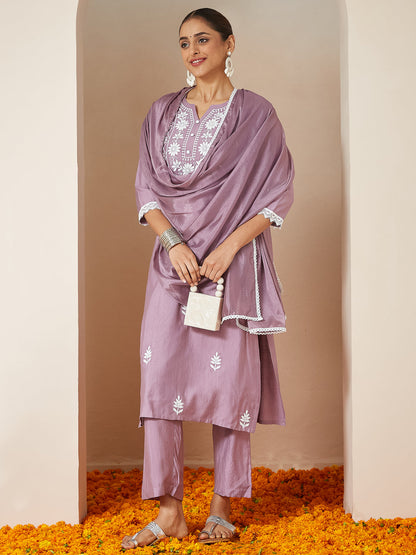 Janasya Women's Lavender Silk Blend Embroidered Straight Kurta Set