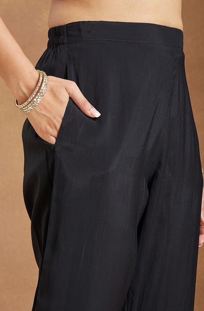 Janasya Women's Red Chanderi Silk Embroidered Straight Kurta Set