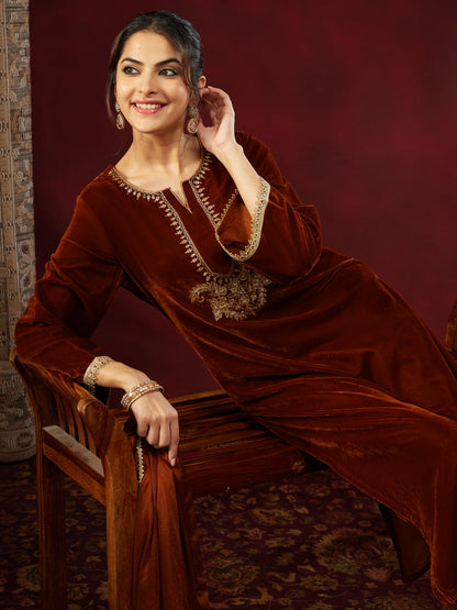 Janasya Women's Brown Velvet Zari Yoke Embroidered Straight Kurta Set