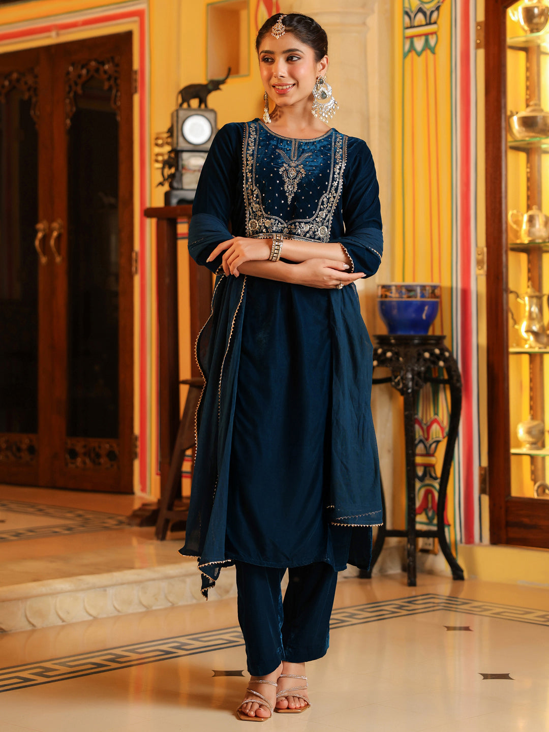Janasya Women's Teal Blue Velvet Zari Yoke Embroidered Straight Kurta Set
