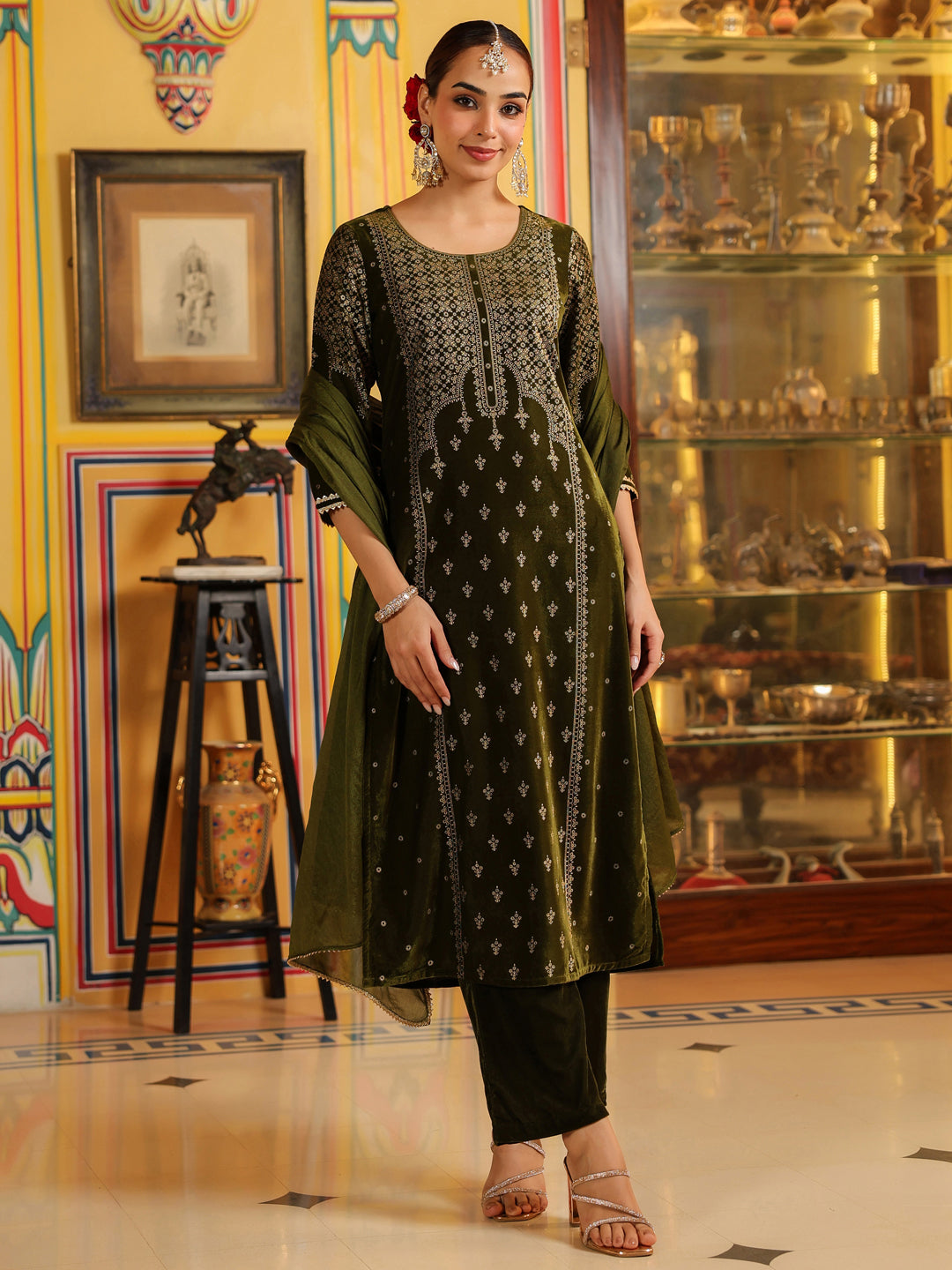 Janasya Women's Olive Green Velvet Gold Foil Printed Straight Kurta Set