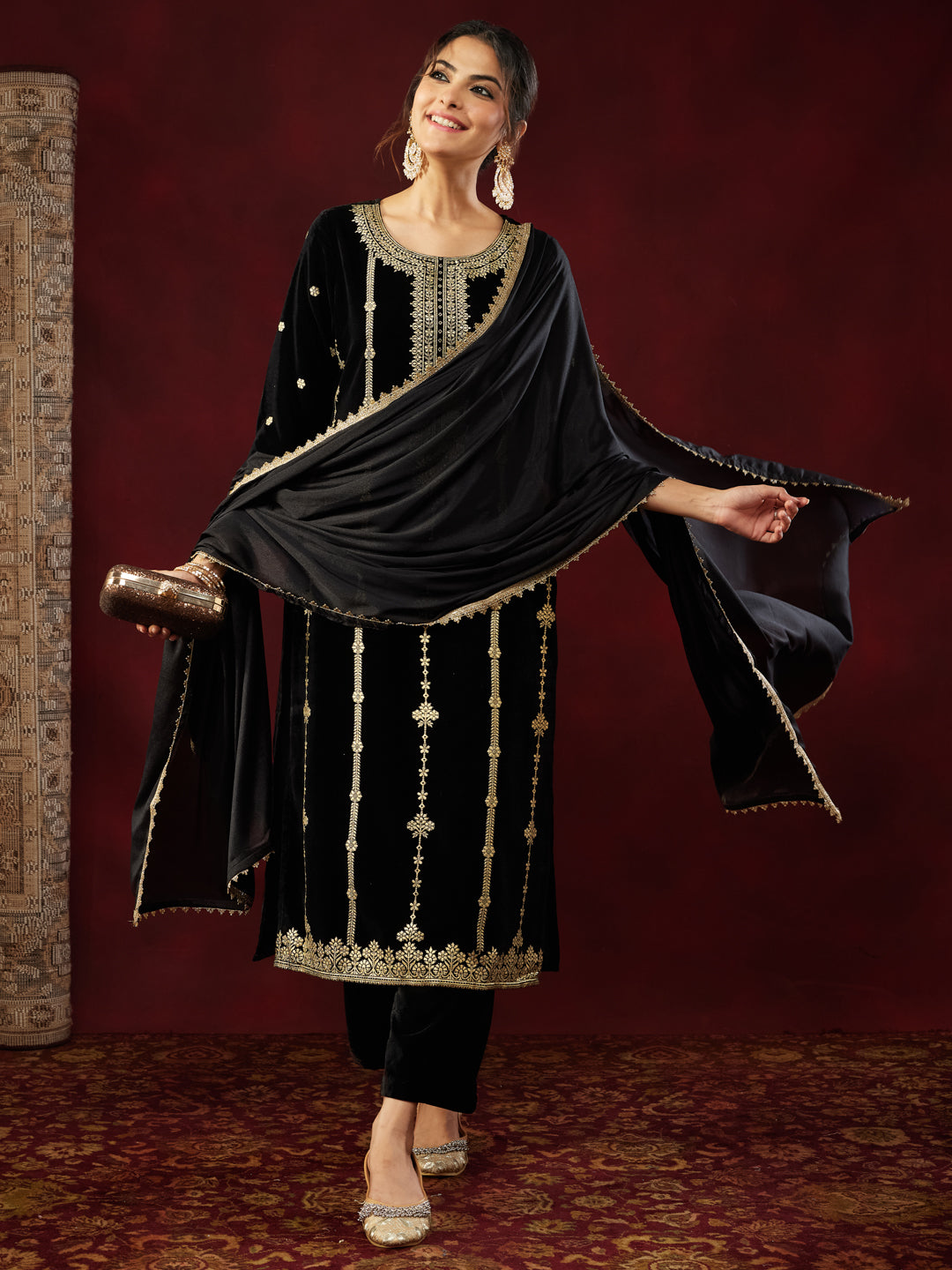 Janasya Women's Black Velvet Gold Foil Printed Straight Kurta Set