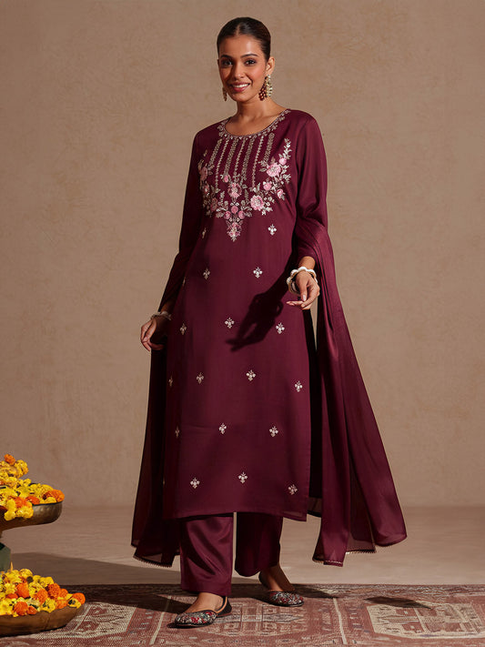 Janasya Women's Magenta Silk Blend Zari Embroidered Straight Kurta Set
