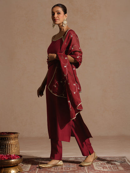 Janasya Women's Maroon Silk Blend Embellished Straight Kurta Set