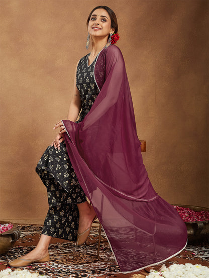 Janasya Women's Black Cotton Ethnic Motifs Printed Straight Kurta Set