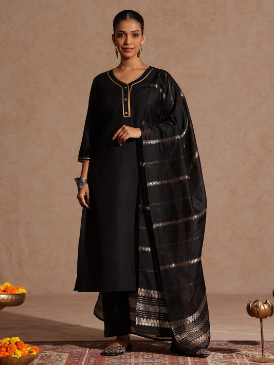 Janasya Women's Black Cotton Blend Yoke Design Straight Kurta Set