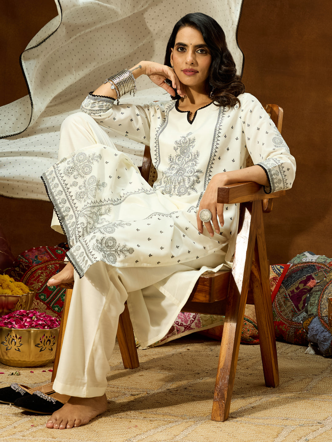 Janasya Women's White Silk Blend Ethnic Printed Straight Kurta Set