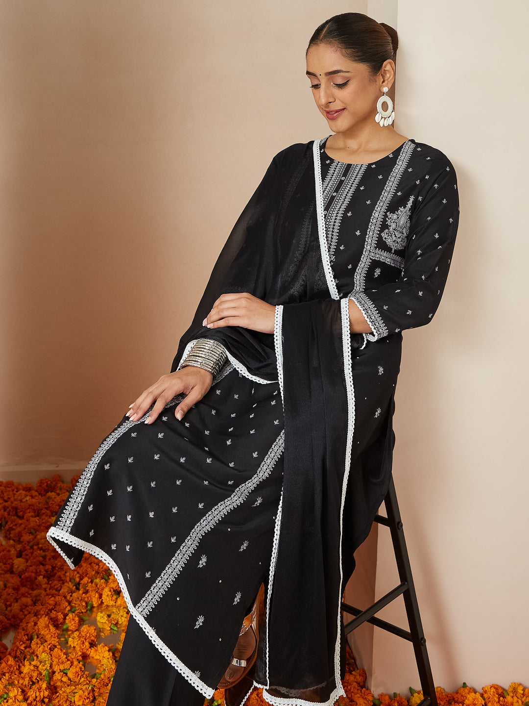 Janasya Women's Black Silk Blend Ethnic Printed Straight Kurta Set