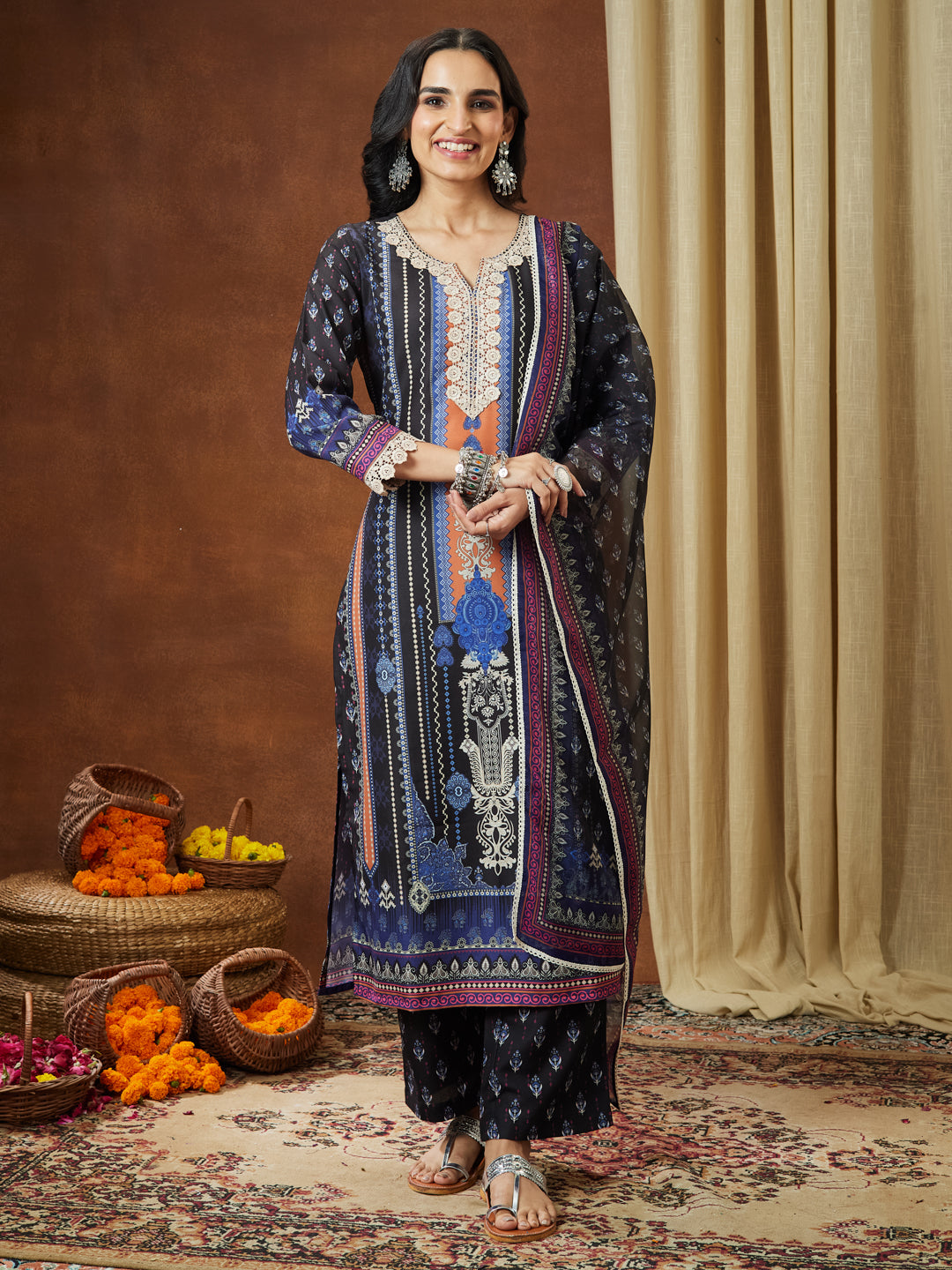 Janasya Women's Black Cotton Blend Printed Straight Kurta Set