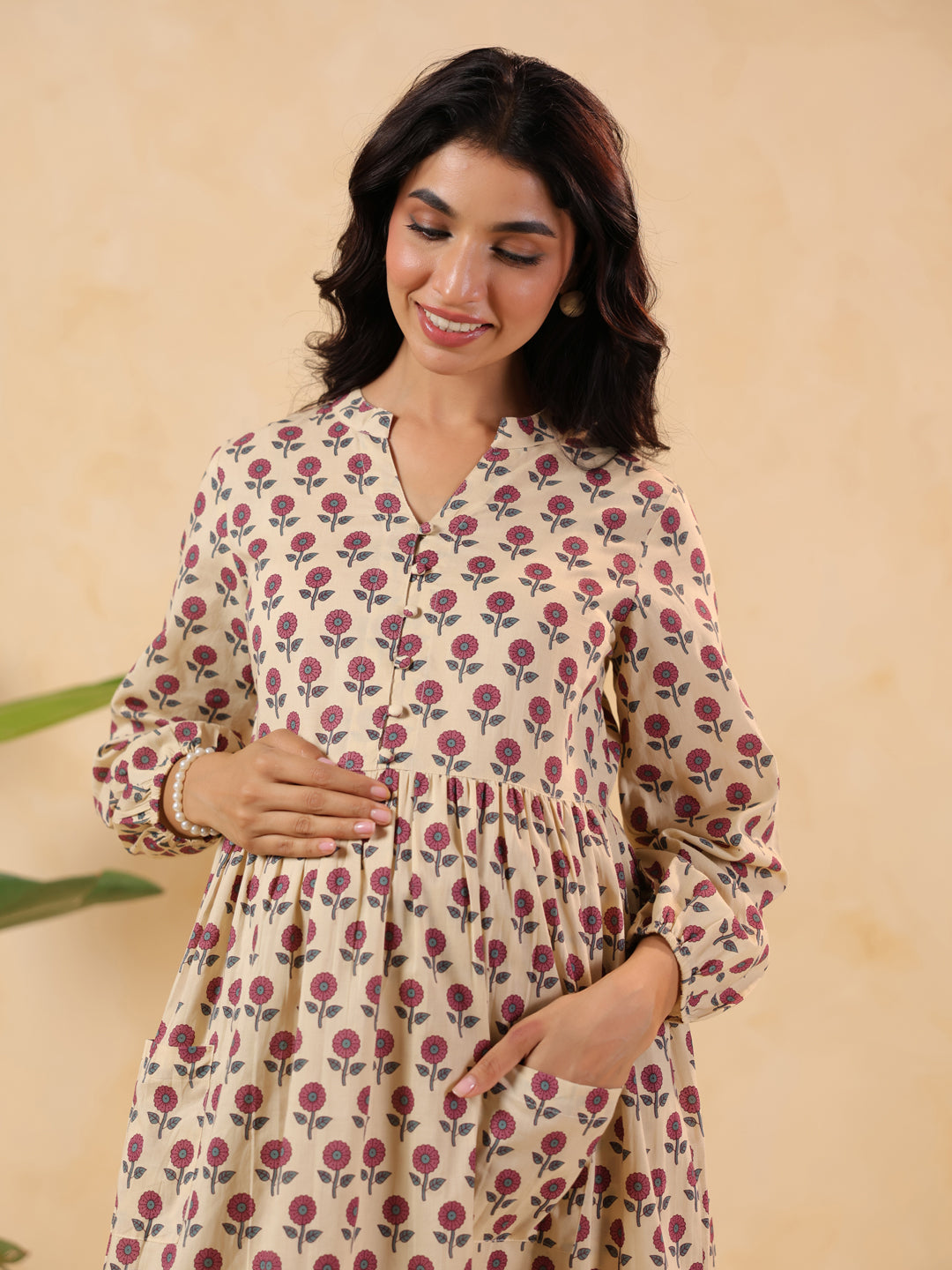 Janasya Women's Cream Pure Cotton Floral Printed A-line Maternity Kurta Pant Set
